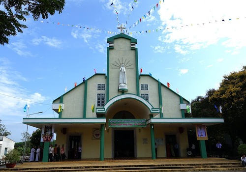 Nhà thờ Trung Ngãi Đồng Nai – Giáo phận Xuân Lộc