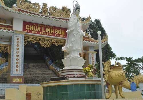 Chùa Linh Sơn Phú Quý – Vẻ đẹp hoài cổ của ngôi chùa hơn 100 năm tuổi