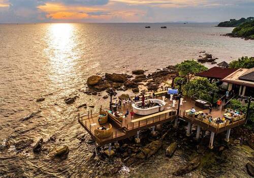 Tổng hợp 20+ nhà hàng view biển Phú Quốc đẹp lung linh khiến du khách mê đắm